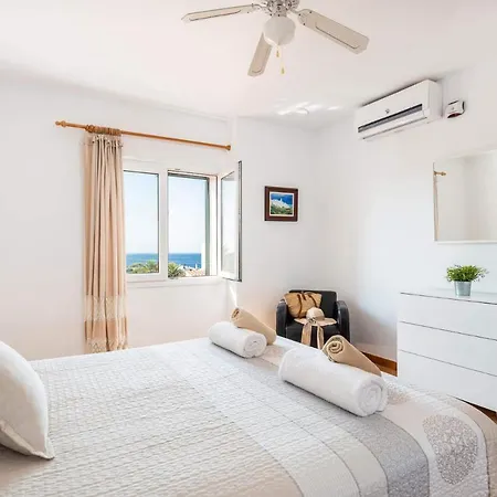 Adelaide - Binibeca Vell * Binissafuller