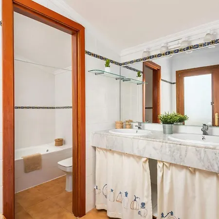 Villa Adelaide - Binibeca Vell
